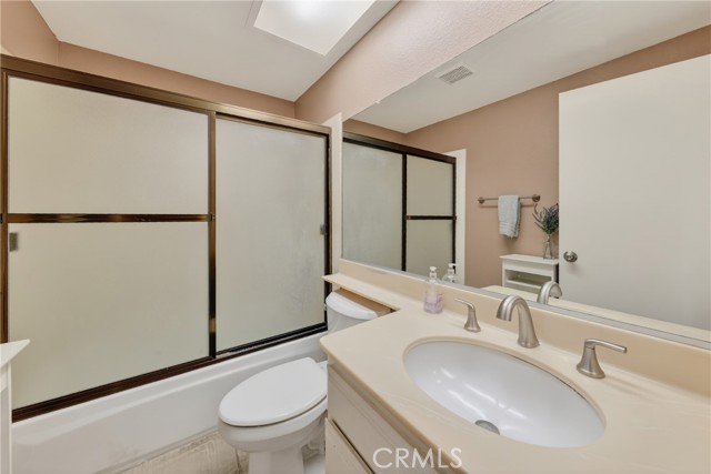 Detail Gallery Image 20 of 40 For 304 Molokai, Placentia,  CA 92870 - 2 Beds | 2/1 Baths