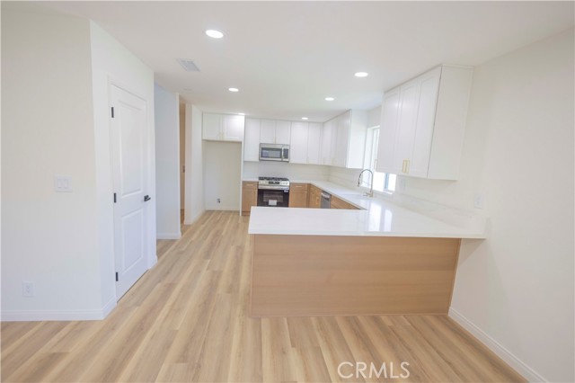 Detail Gallery Image 23 of 48 For 2122 W 10th St, Santa Ana,  CA 92703 - – Beds | – Baths