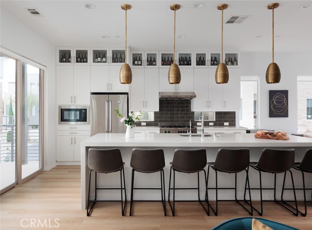 15 Ebb Tide Circle, Newport Beach CA: https://media.crmls.org/medias/de33236e-cd3f-47fd-99a4-bf1c3c903405.jpg