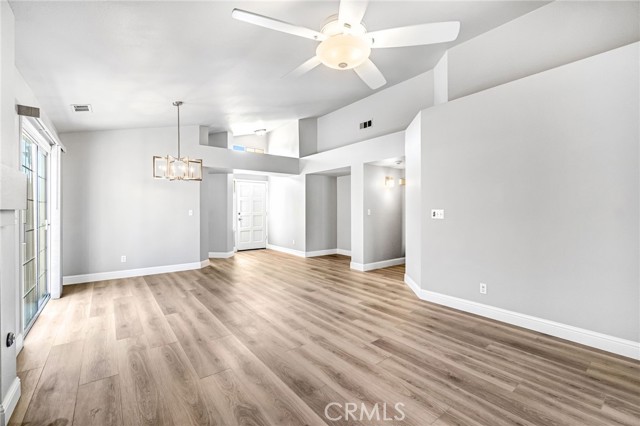 Detail Gallery Image 8 of 32 For 645 E Champlain Dr #106,  Fresno,  CA 93730 - 2 Beds | 4 Baths