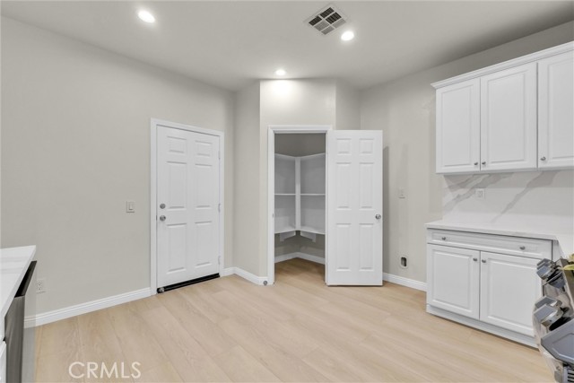 Detail Gallery Image 10 of 30 For 5001 S Centennial, Ontario,  CA 91762 - 5 Beds | 3/1 Baths