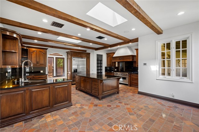 Detail Gallery Image 42 of 74 For 1316 Beverly Grove Pl, Beverly Hills,  CA 90210 - 5 Beds | 7/2 Baths