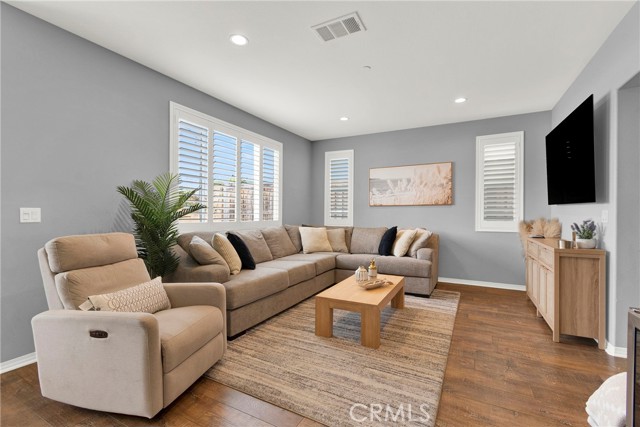 Detail Gallery Image 8 of 40 For 2313 Navigation, Placentia,  CA 92870 - 3 Beds | 2/1 Baths