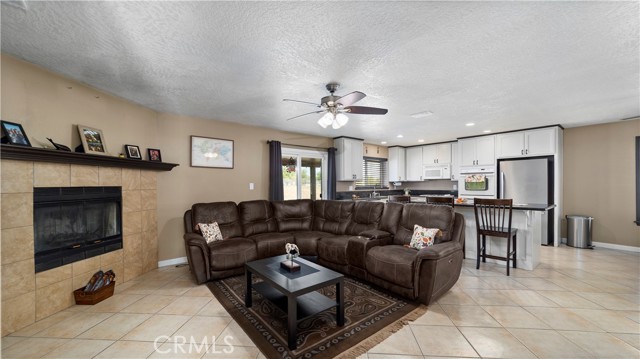 Detail Gallery Image 10 of 35 For 8530 11th, Hesperia,  CA 92345 - 3 Beds | 2 Baths