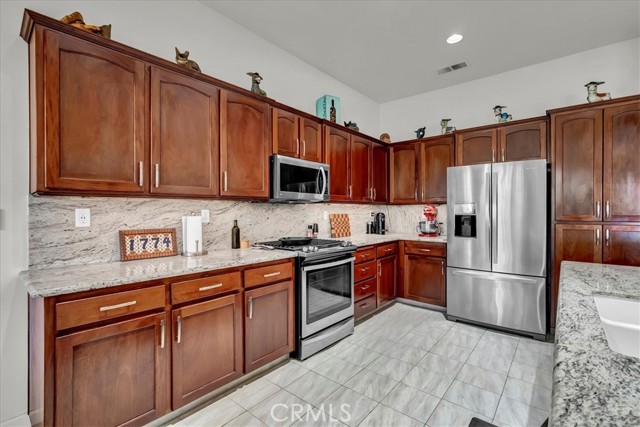 1774 Homestead Way, Lemoore CA: https://media.crmls.org/medias/de34f05c-48b7-4ffe-b019-e1b54d2fb42b.jpg