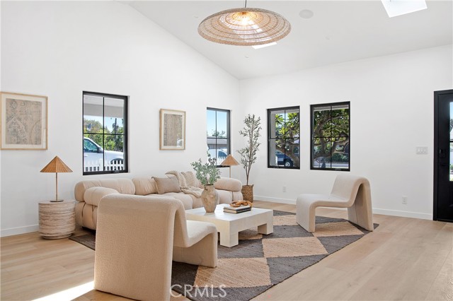 Detail Gallery Image 4 of 38 For 4624 Coolidge Ave, Culver City,  CA 90230 - – Beds | – Baths