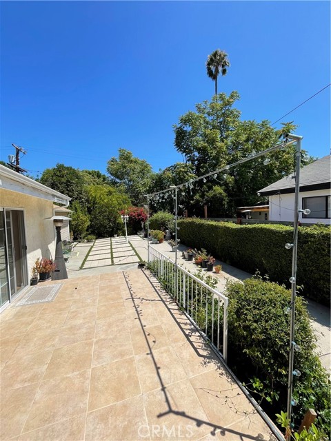 Detail Gallery Image 24 of 28 For 5118 Newcastle Ave, Encino,  CA 91316 - 3 Beds | 2 Baths