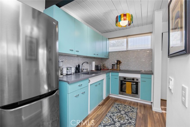 Image 9 of 41 For 1111 Palm Canyon Drive 202