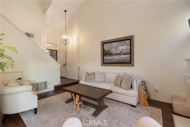 Detail Gallery Image 9 of 37 For 229 Windsong Ct, Azusa,  CA 91702 - 3 Beds | 3 Baths