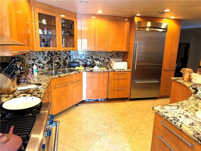 4310 Cahuenga Boulevard, Toluca Lake CA: https://media.crmls.org/medias/de3702b1-b022-45e7-b44a-771e26e34859.jpg