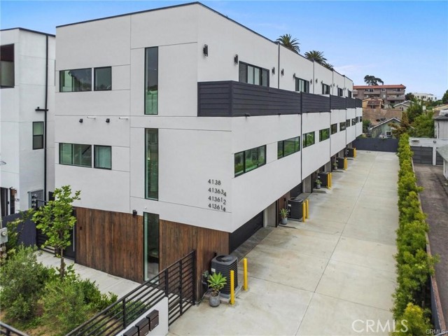 Detail Gallery Image 1 of 23 For 4136 3/4 Normal Ave #3/4,  Los Angeles,  CA 90029 - 2 Beds | 2 Baths