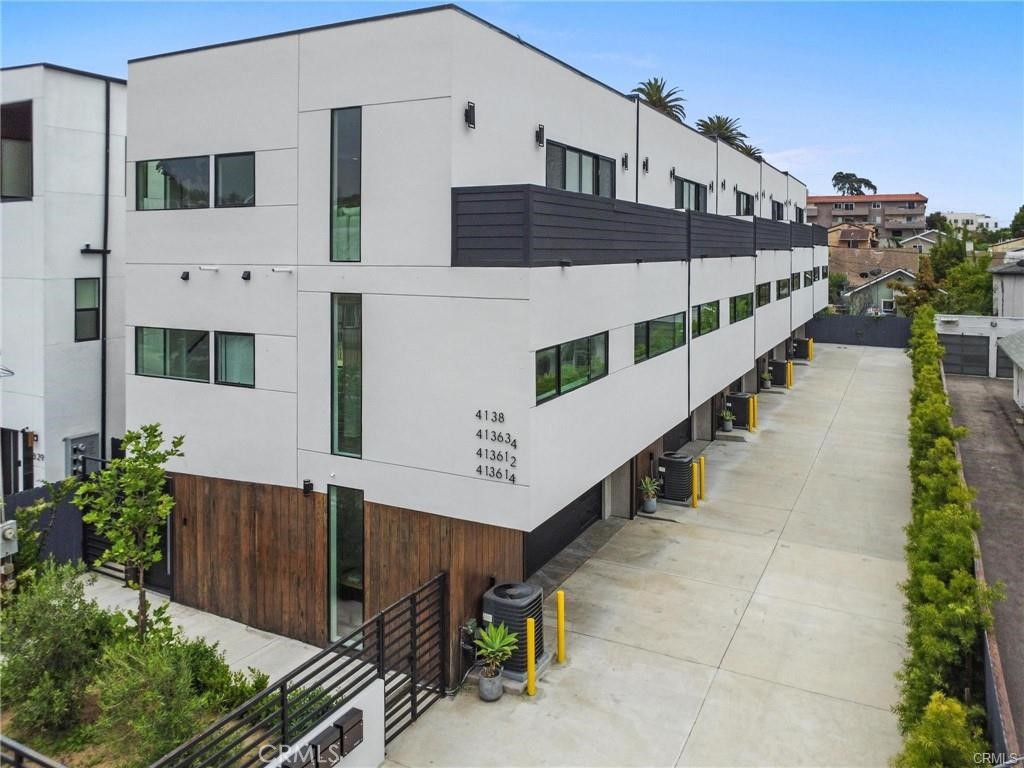3/4 Normal Avenue #3/4