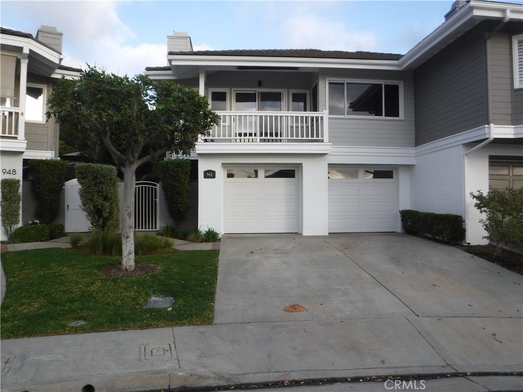 Sold: 944 Gardenia Way, Corona Del Mar, CA 92625 | 2 Beds / 2 Full