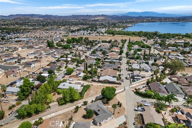 33325 Fairview Street, Lake Elsinore CA: https://media.crmls.org/medias/de3887f3-2728-4119-a968-d79a2045cfec.jpg
