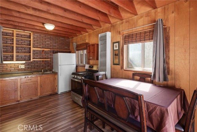 Detail Gallery Image 6 of 25 For 2086 4th Ln, Big Bear City,  CA 92314 - 2 Beds | 1/1 Baths