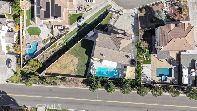 Detail Gallery Image 2 of 44 For 2634 Old Windmill Ct, Riverside,  CA 92503 - 5 Beds | 4/1 Baths