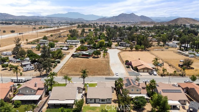 Detail Gallery Image 35 of 42 For 26577 Trumble Rd, Menifee,  CA 92585 - 3 Beds | 2 Baths