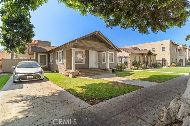 833 Cherry Avenue, Long Beach CA: https://media.crmls.org/medias/de3a247c-3220-48d0-a40b-7baa656092c4.jpg