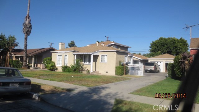 8970 Annetta Avenue South Gate, California 3 Bedroom, 2 Bathroom Two Story Duplex for Rent! 2 Bedrooms downstairs and Master Bedroom & Master Bath is upstairs, perfect for privacy. New vinyl windows and entire house is newly painted. Boast of tile floors in the living room, spacious kitchen & bathroom while bedrooms are all laminated wood. Enjoy your Central Air conditioning to keep you cool on the hot summer days! Iron gate for security and your very own 2-Car attached garage included. Home is close to Los Angeles downtown, freeway 710 and the big shopping center in Firestone Blvd.