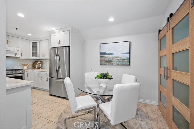 409 Utica Avenue, Huntington Beach CA: https://media.crmls.org/medias/de3b0356-4d31-4047-8876-69161b1f4c6e.jpg