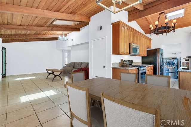 Detail Gallery Image 5 of 37 For 14121 Remington St, Arleta,  CA 91331 - 4 Beds | 2 Baths