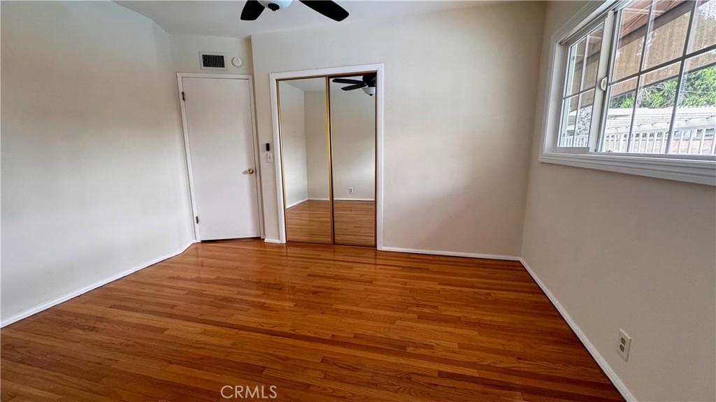 https://media.crmls.org/medias/de3bb9ea-2a3c-45f4-8fcd-e15df45ad228.jpg?preset=X-Large
