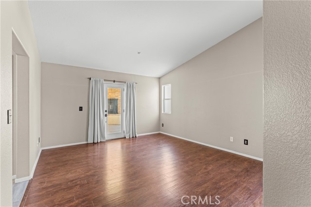 7803 Calle Carrisa Street, Highland CA: https://media.crmls.org/medias/de3c3ef7-4afb-46fc-a729-bfc439c30e58.jpg