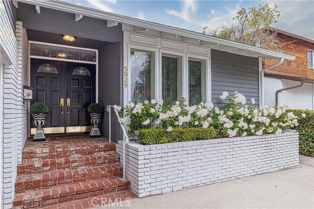 Detail Gallery Image 2 of 30 For 5029 Gerald Ave, Encino,  CA 91436 - 4 Beds | 3/1 Baths