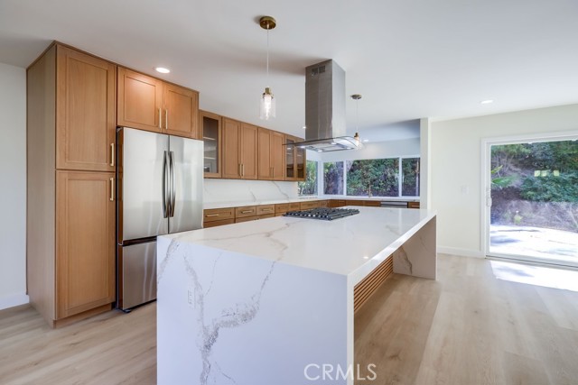 Gas Cooktop & Upgraded Beveled Glass Cabinetry