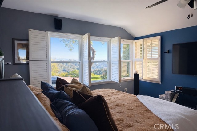 Detail Gallery Image 6 of 21 For 2612 Roscomare Rd, Los Angeles,  CA 90077 - 3 Beds | 2 Baths