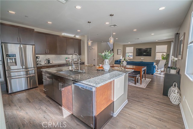 Detail Gallery Image 15 of 59 For 18642 Cedar Crest Dr, Canyon Country,  CA 91387 - 4 Beds | 3 Baths