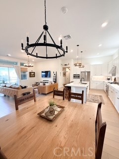 Detail Gallery Image 4 of 15 For 27628 Exploration, Valencia,  CA 91381 - 3 Beds | 2 Baths