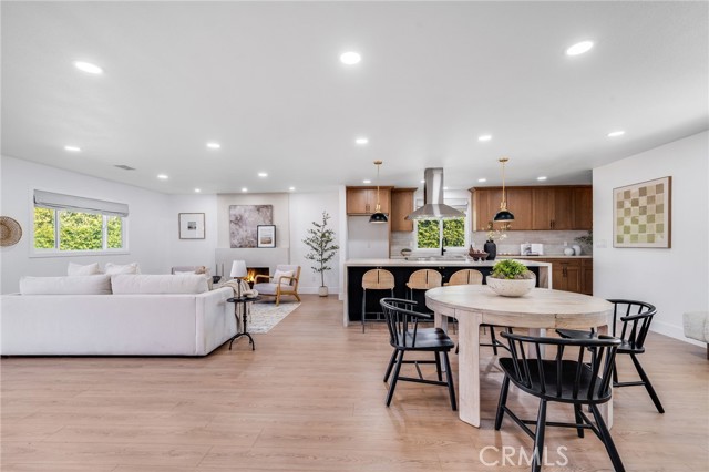 Detail Gallery Image 4 of 25 For 1608 Elm, Costa Mesa,  CA 92626 - 4 Beds | 2 Baths