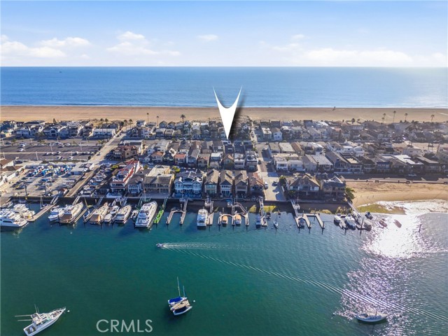 Detail Gallery Image 6 of 58 For 820 W Balboa Bld, Newport Beach,  CA 92661 - 5 Beds | 4/2 Baths