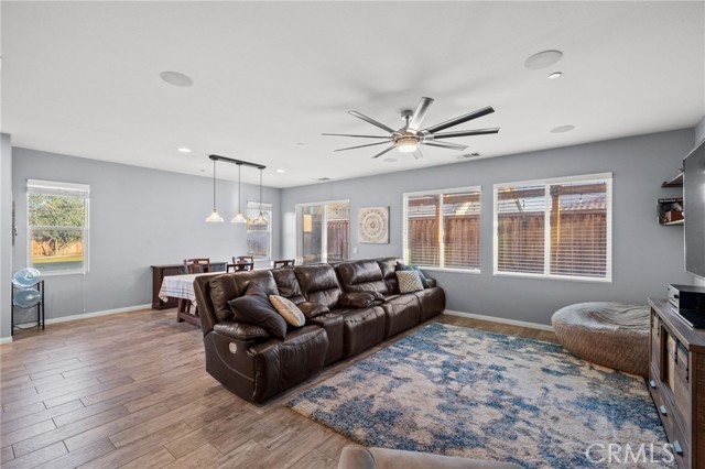 Detail Gallery Image 38 of 59 For 9705 Dutchman Peak, Bakersfield,  CA 93311 - 4 Beds | 3 Baths