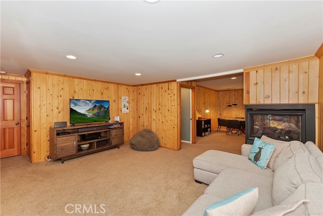 Detail Gallery Image 31 of 60 For 27276 Grizzly Ln, Lake Arrowhead,  CA 92352 - 4 Beds | 2 Baths