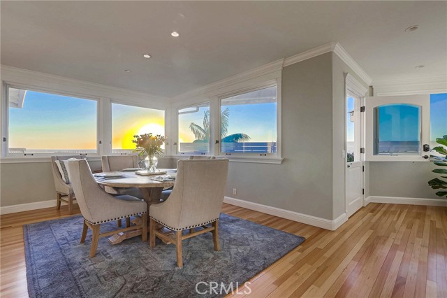407 Mendoza Terrace, Corona del Mar CA: https://media.crmls.org/medias/de415448-e25f-4706-bd88-41c6750d278b.jpg