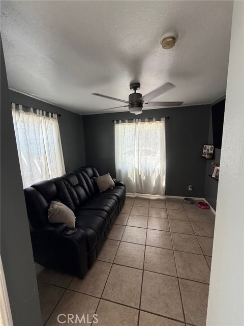 413 W 109th Place, Los Angeles CA: https://media.crmls.org/medias/de4158d3-8661-437c-bfa4-71276eef2667.jpg