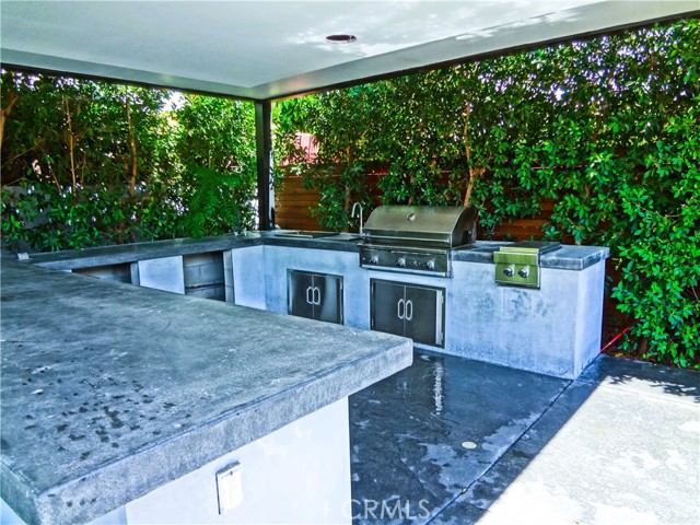 Detail Gallery Image 17 of 22 For 22135 Vanowen St, Canoga Park,  CA 91303 - 3 Beds | 2 Baths