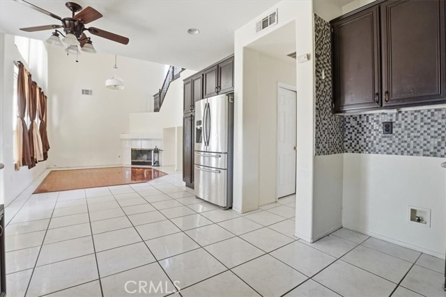 Detail Gallery Image 6 of 53 For 748 Navarro, Corona,  CA 92879 - 4 Beds | 3/1 Baths