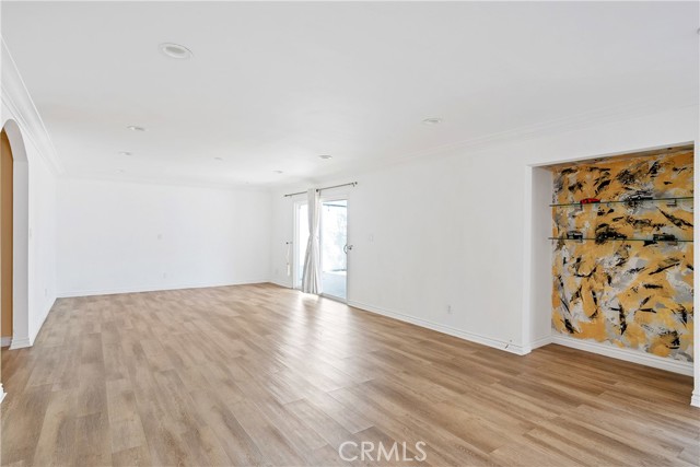 Detail Gallery Image 8 of 70 For 17211 Orozco St, Granada Hills,  CA 91344 - 5 Beds | 5/1 Baths
