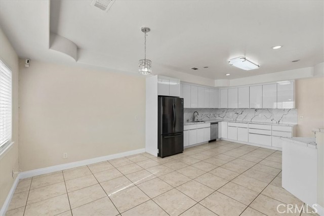 Detail Gallery Image 7 of 30 For 15833 Sago, Apple Valley,  CA 92307 - 4 Beds | 3 Baths