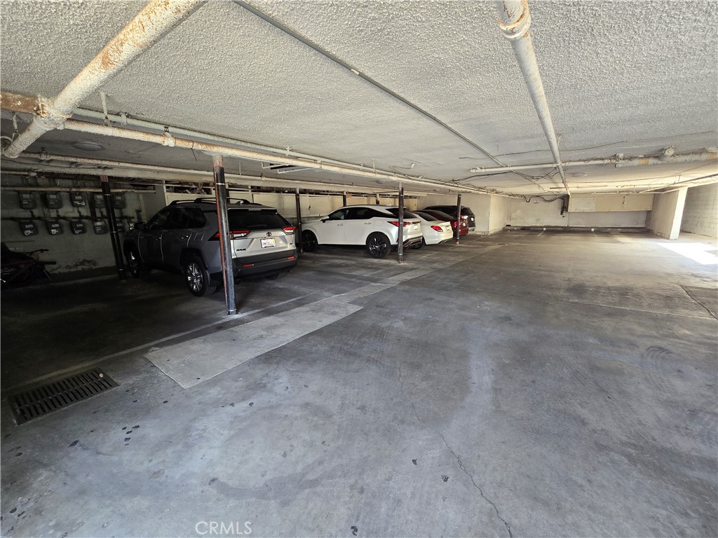 https://media.crmls.org/medias/de4393e2-afed-4e04-928f-f11928f744c1.jpg?preset=X-Large