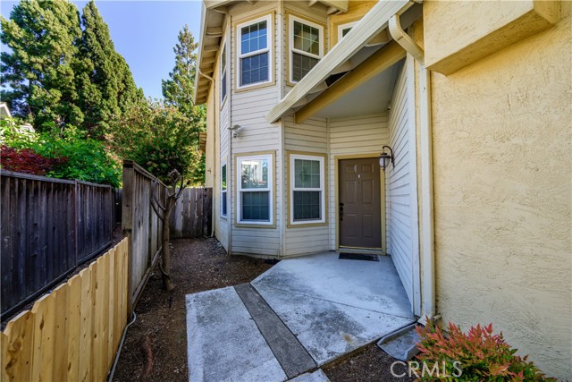 5004 Crandallwood Drive, Fremont CA: https://media.crmls.org/medias/de43aa91-8c46-45da-8428-2a37fc29ae37.jpg