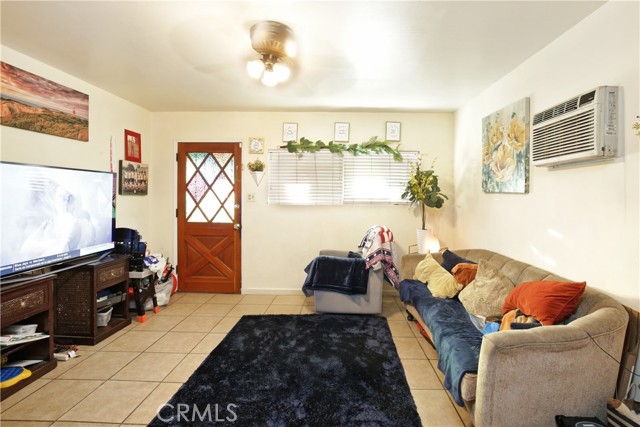 Detail Gallery Image 5 of 30 For 12148 Marbel Ave, Downey,  CA 90242 - 4 Beds | 2 Baths