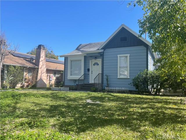 1570 Locust ST