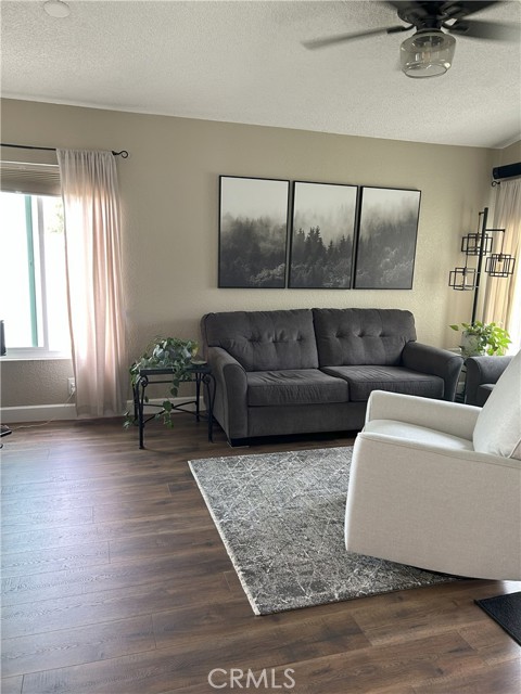 Detail Gallery Image 5 of 34 For 14241 Elizabeth Ct, Fontana,  CA 92337 - 2 Beds | 2 Baths