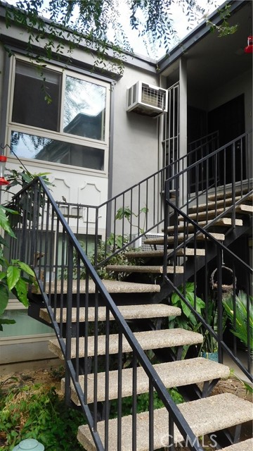 Detail Gallery Image 19 of 45 For 22030 Calvert St #3,  Woodland Hills,  CA 91367 - 2 Beds | 1 Baths