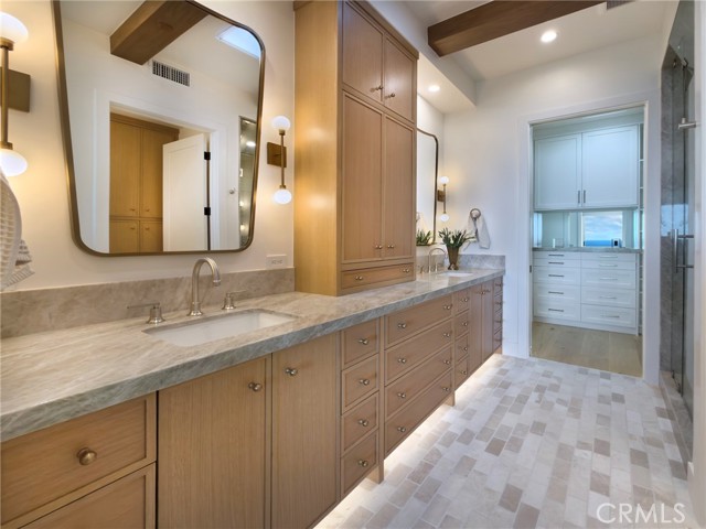 33981 Nauticus Isle, Dana Point CA: https://media.crmls.org/medias/de448f33-3da7-48ee-a088-36ebf0920562.jpg