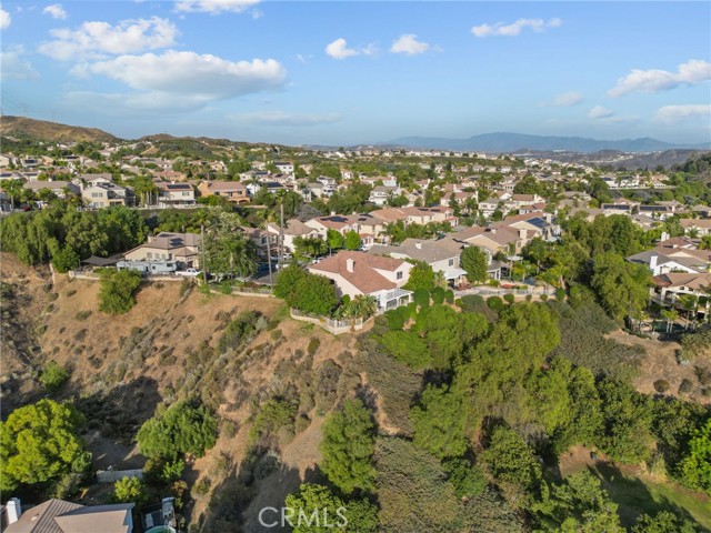 22440 Skylake Place, Saugus CA: https://media.crmls.org/medias/de44a9af-a0fb-4931-936b-5405342b7be3.jpg
